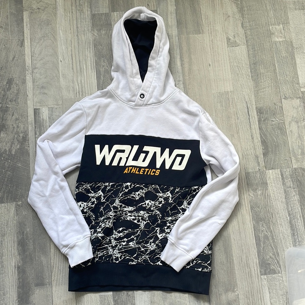 ❤️3/$30 Boys H&M Hoodie